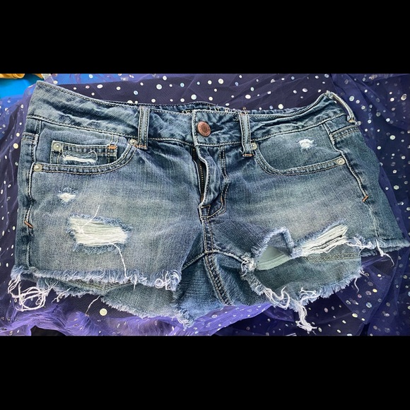 American Eagle denim shortie shorts, size 6 - Picture 1 of 3